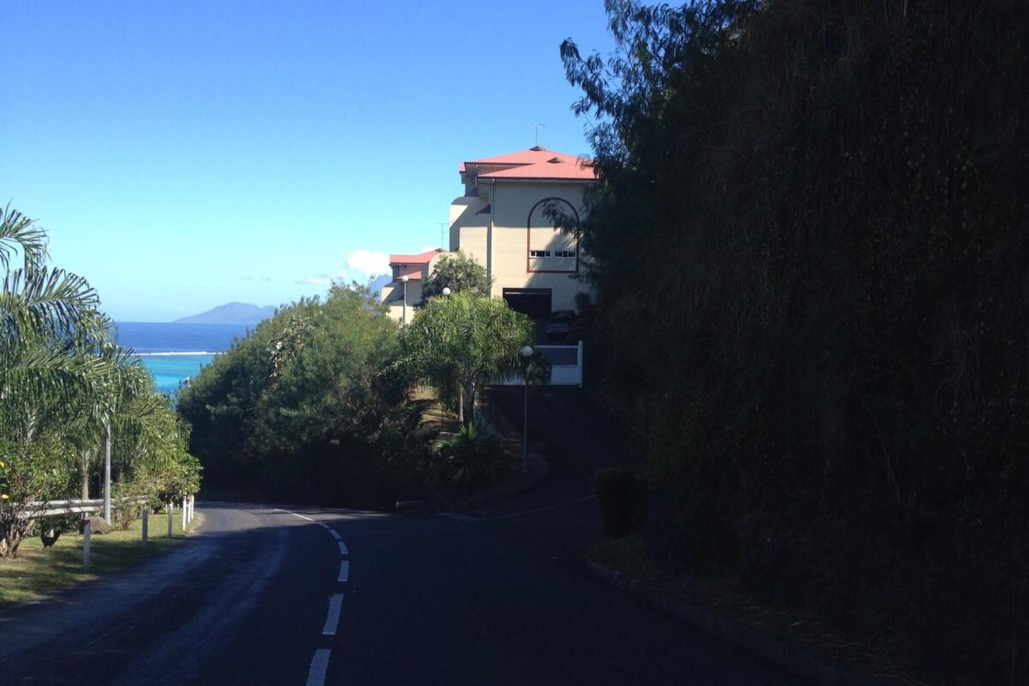 TAHITI Appartement 2 chambres Tres Belle vue mer RES TAHIRI 2 Punaauia  Extérieur photo